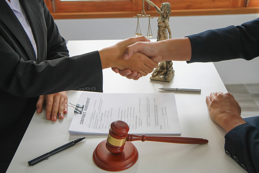 When Do Startups Need Fractional General Counsel Services for SaaS Companies